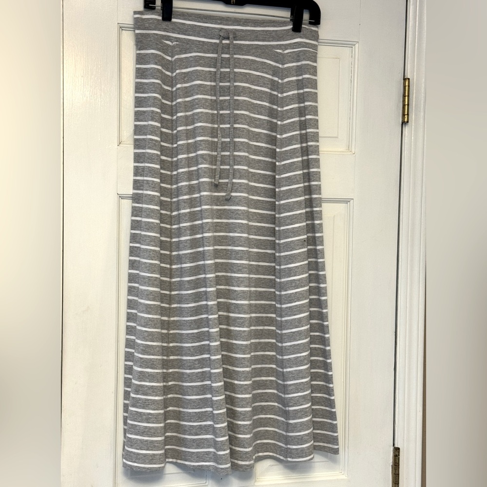 Talbots Gray and White A-Line Midi Skirt